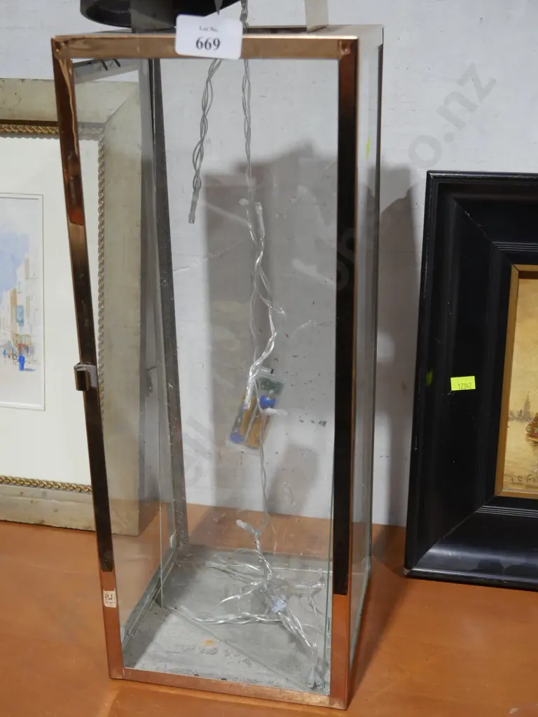 glass case Image 1++