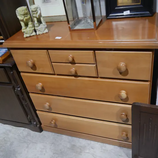 Chest of drawers