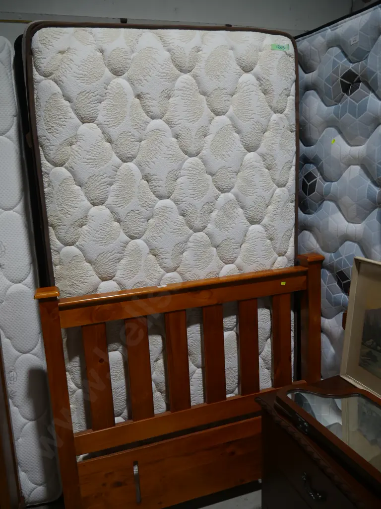 Single bed and headboard Image 1++