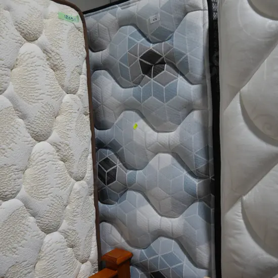 Single mattress and base