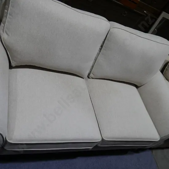 2-seater sofa
