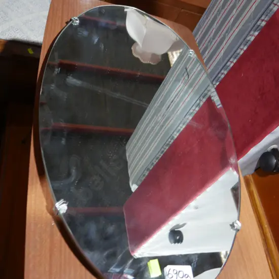 Bevilled edge mirror