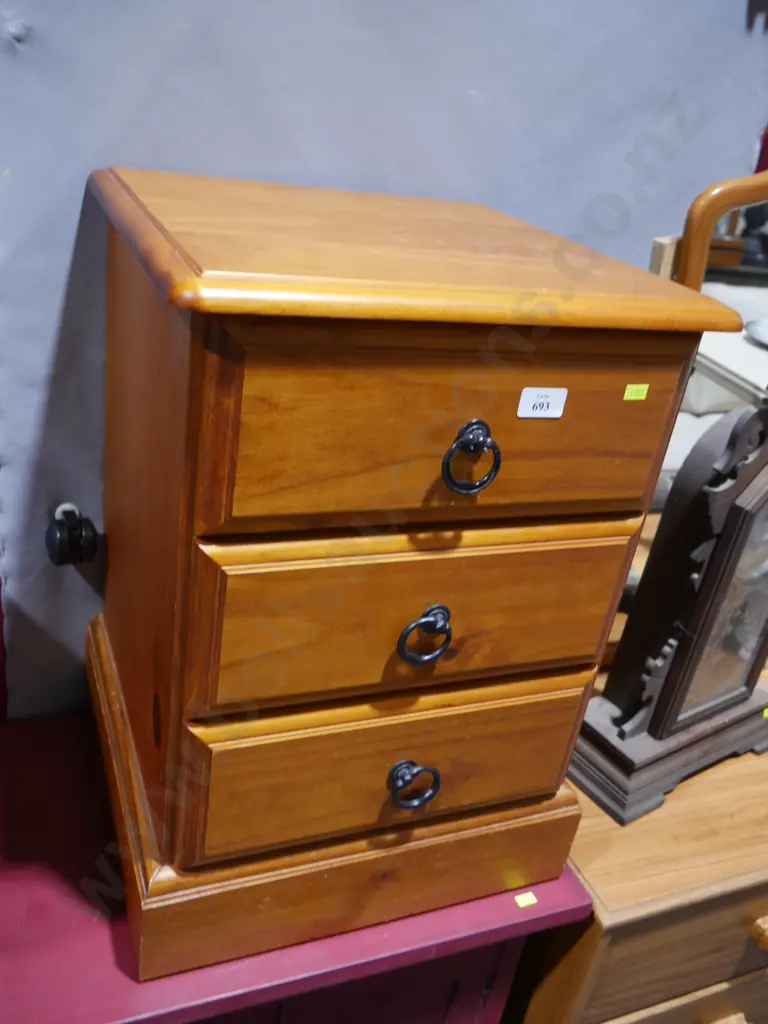 Bedside drawers Image 1++