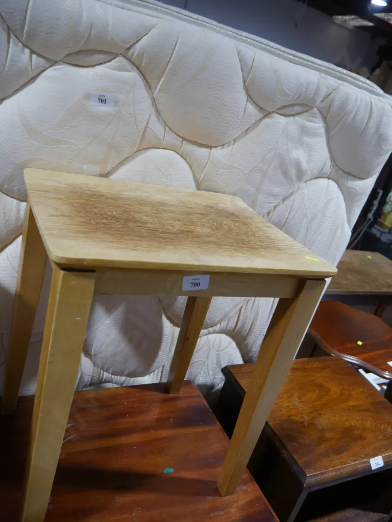 Stool Image 1++