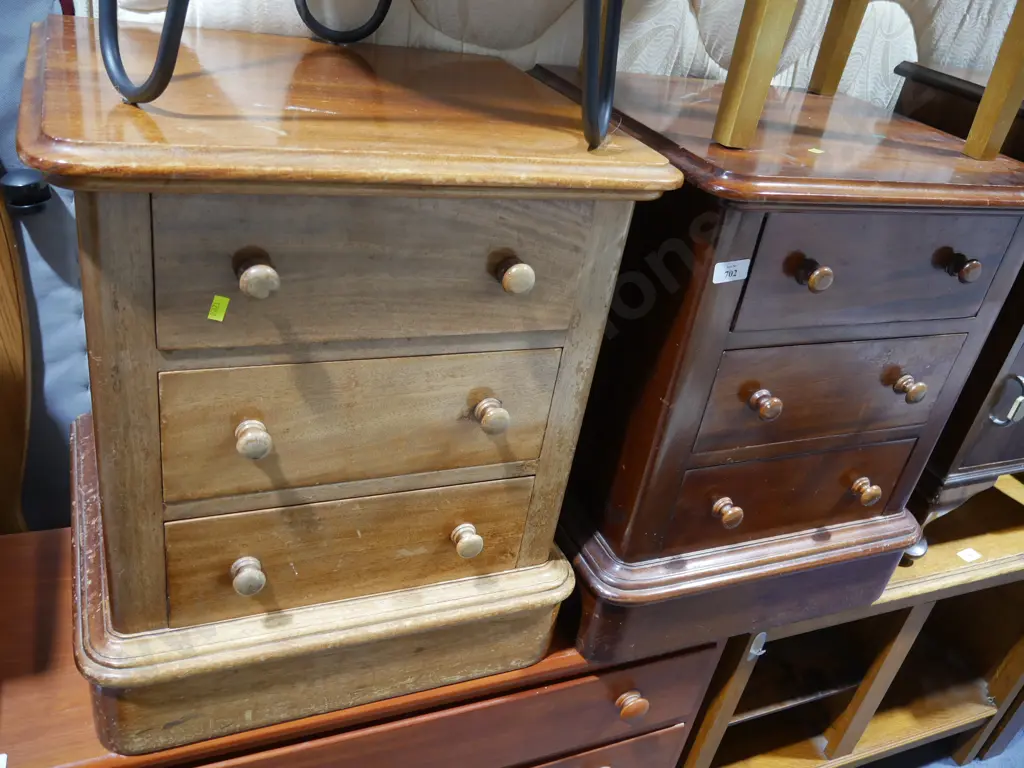 Two bedside drawers Image 1++