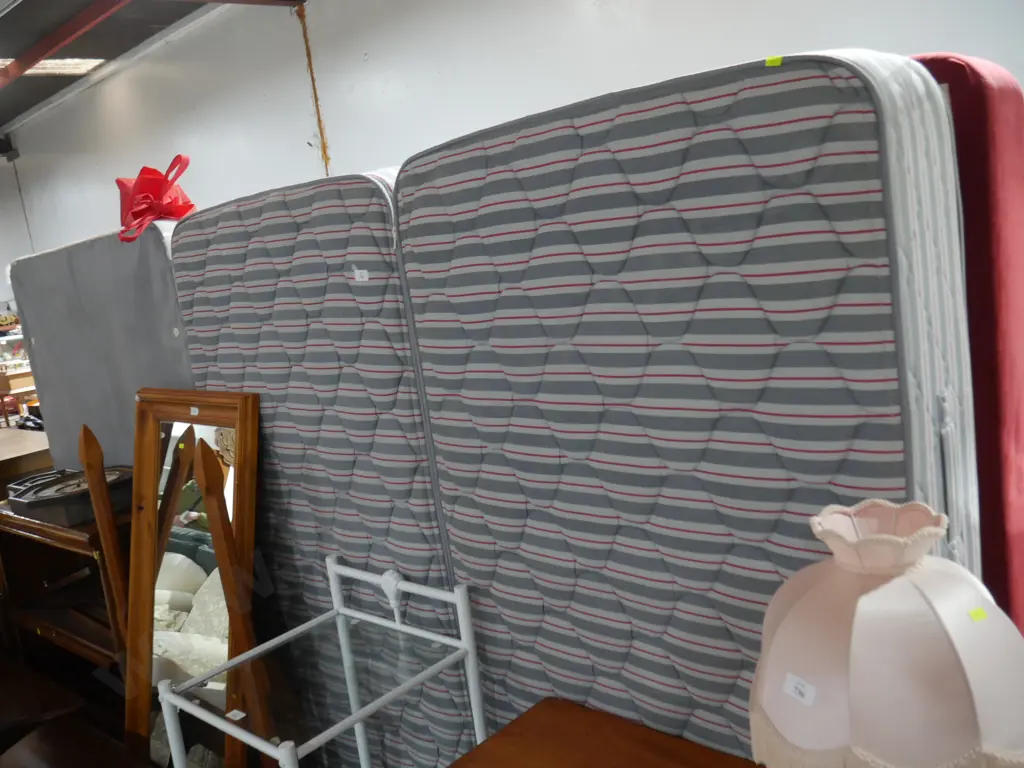 Pair of single beds Image 1++