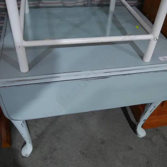 Drop leaf side table