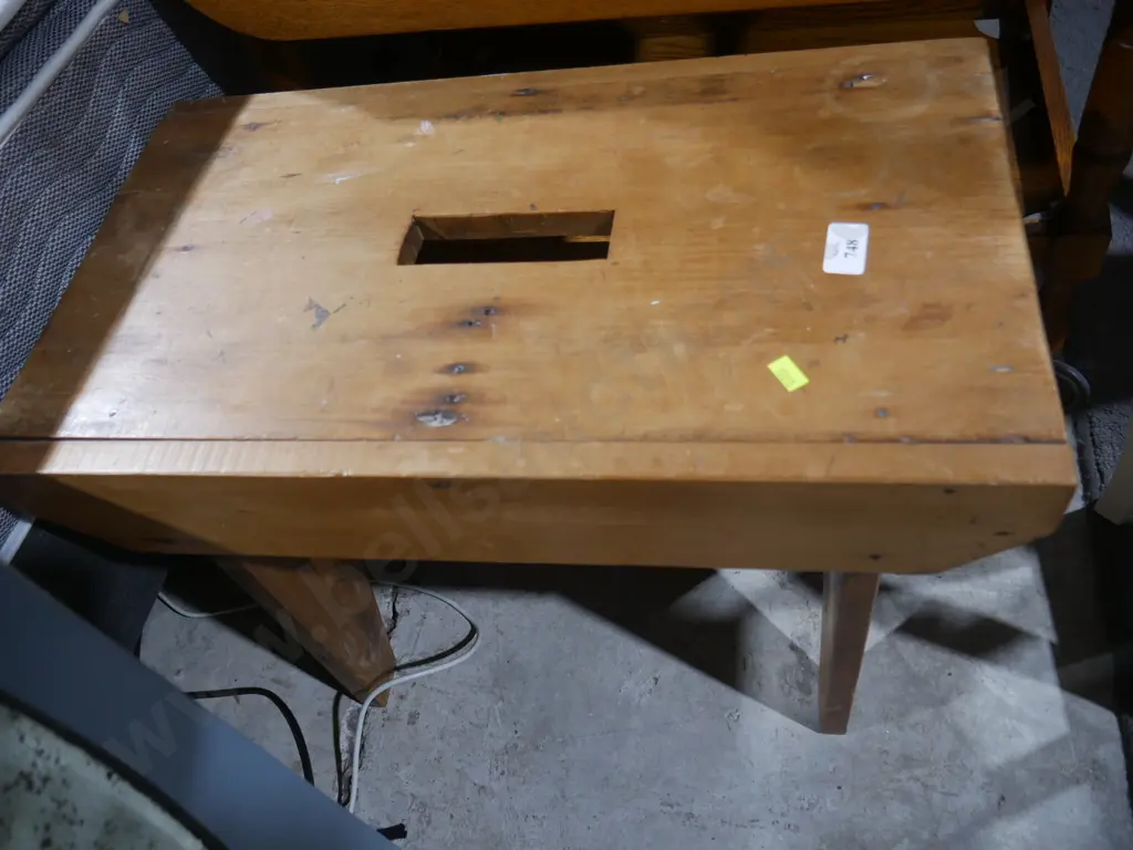 Wooden stool Image 1++