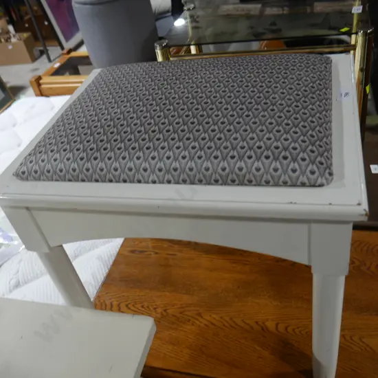 Piano stool
