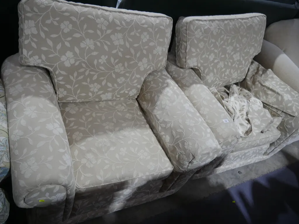 Pair of armchairs Image 1++