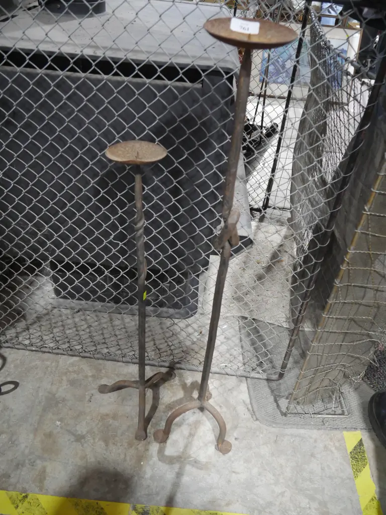 2 candle holders Image 1++