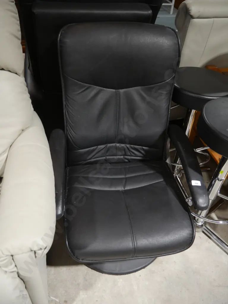 Swivel office chair Image 1++