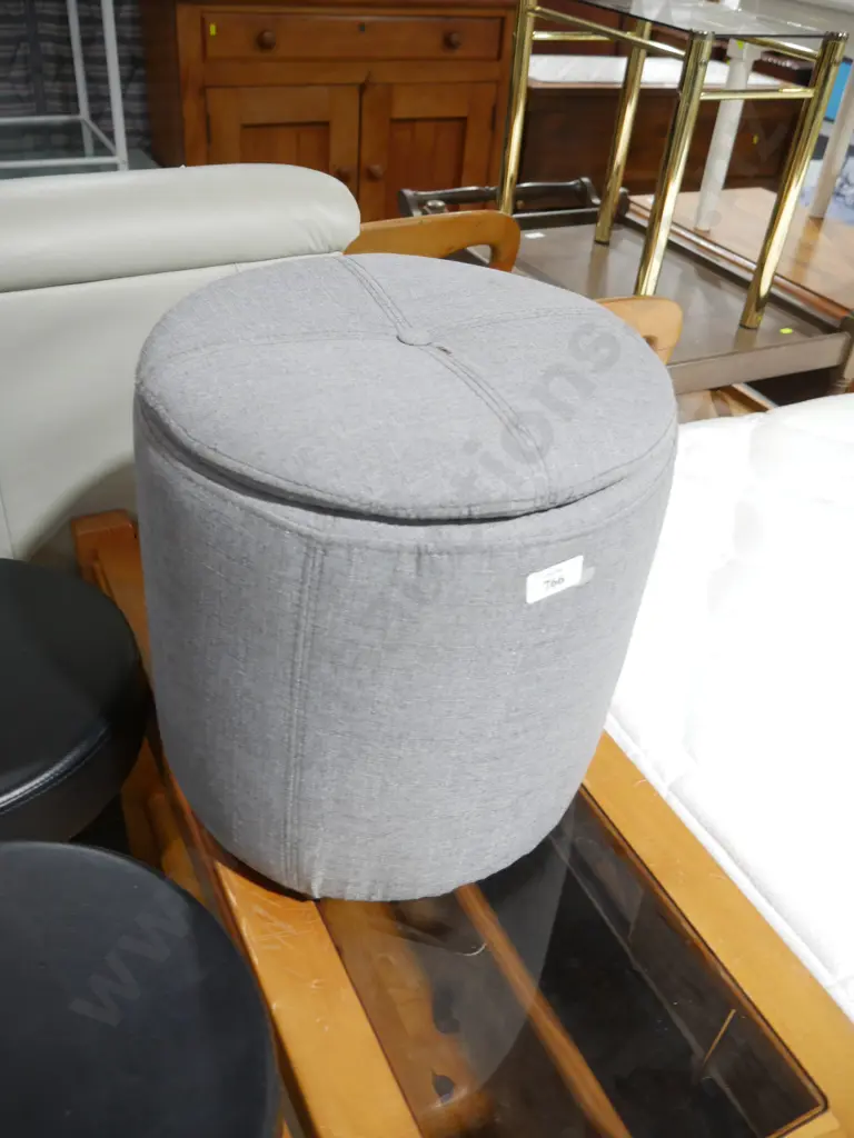 Storage stool Image 1++
