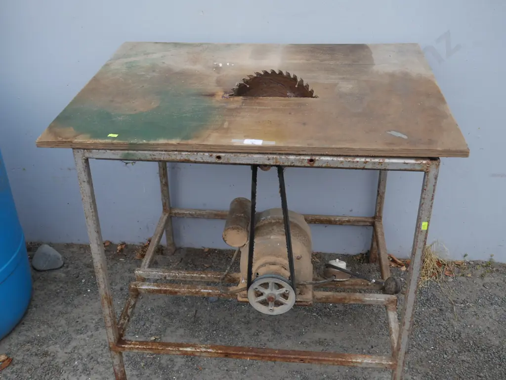 Saw table Image 1++