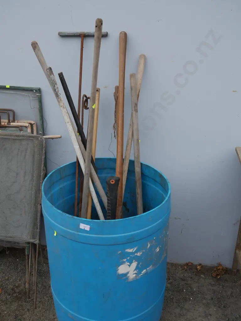 Garden tools and drum Image 1++