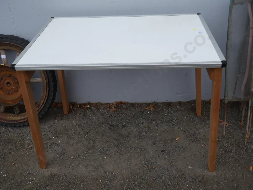 Whiteboard top table Image 1++