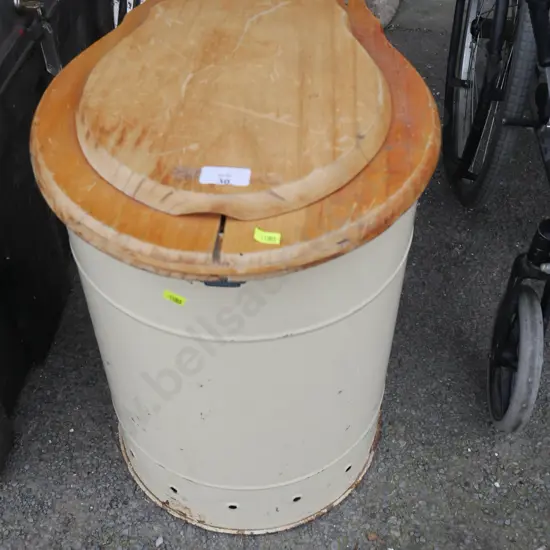 Porta potty