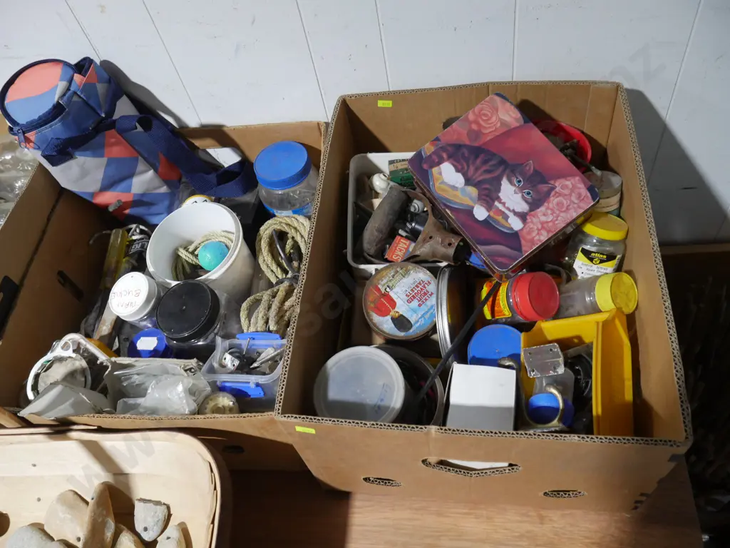 Assorted sundries Image 1++
