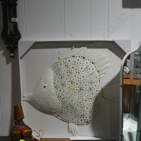 Metal fish wall hanging
