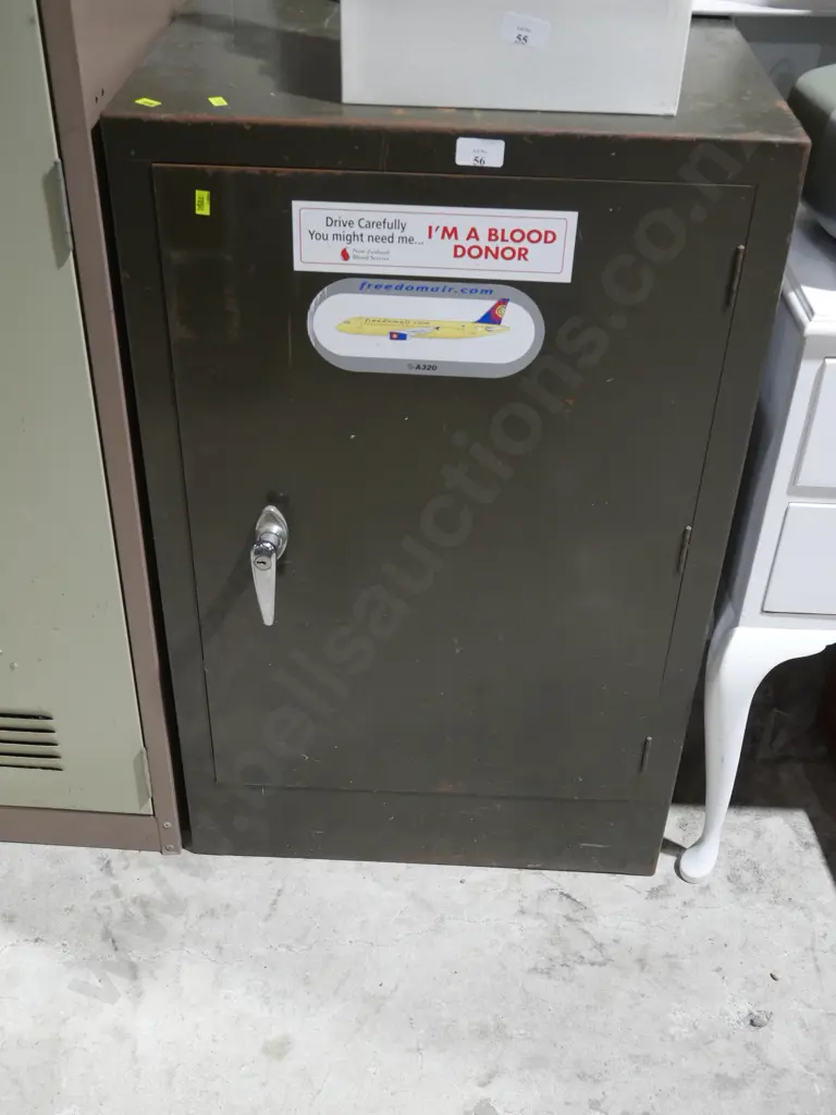Metal locker cabinet Image 1++
