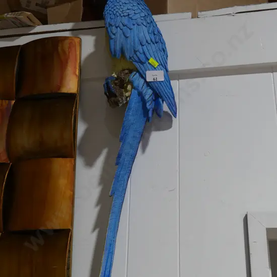 Parrot wall hanging