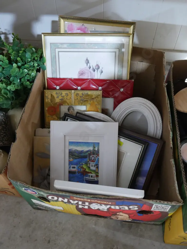 Picture frames Image 1++