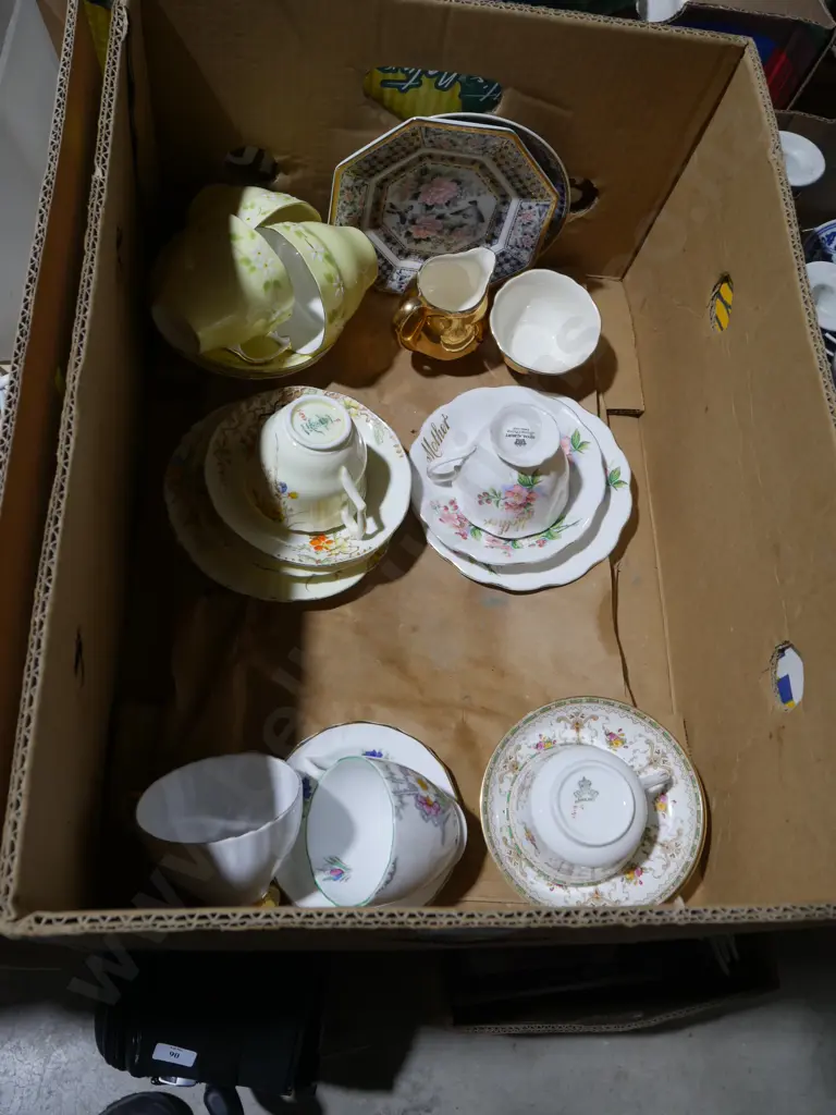 Assorted cups and saucers Image 1++