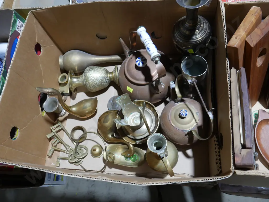 Copper kettles, brassware Image 1++