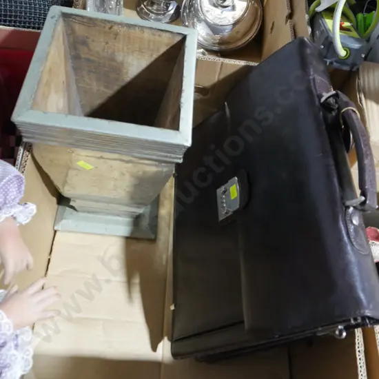Vase, briefcase