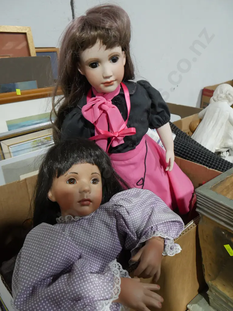 2 porcelain dolls Image 1++