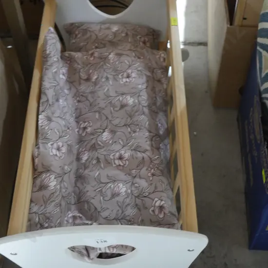 Doll crib