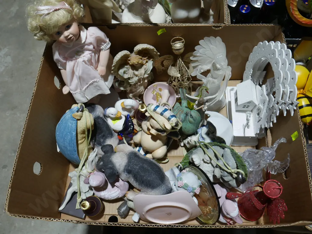 Assorted ornaments Image 1++