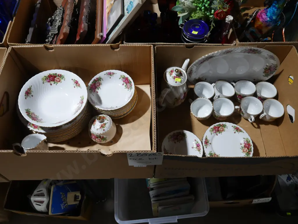 2 boxes dinnerware Image 1++