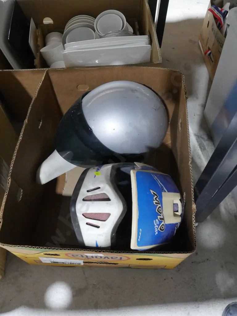 2 helmets Image 1++