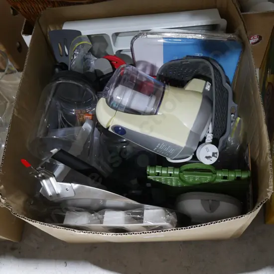 Box of kitchenware