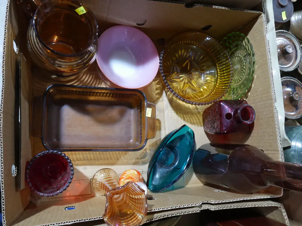 Coloured glassware Image 1++