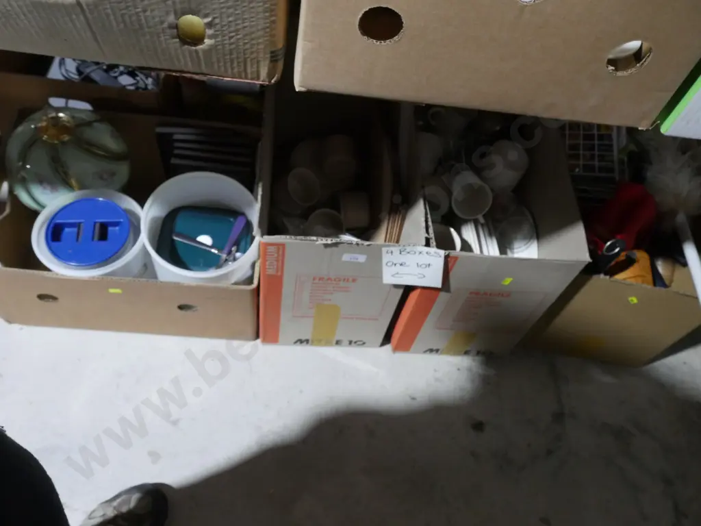 4 boxes kitchenware etc Image 1++