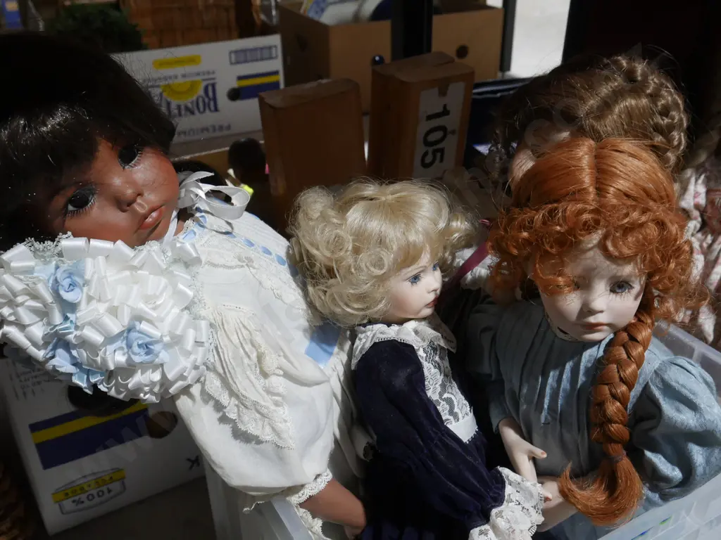 Assorted porcelain dolls Image 1++