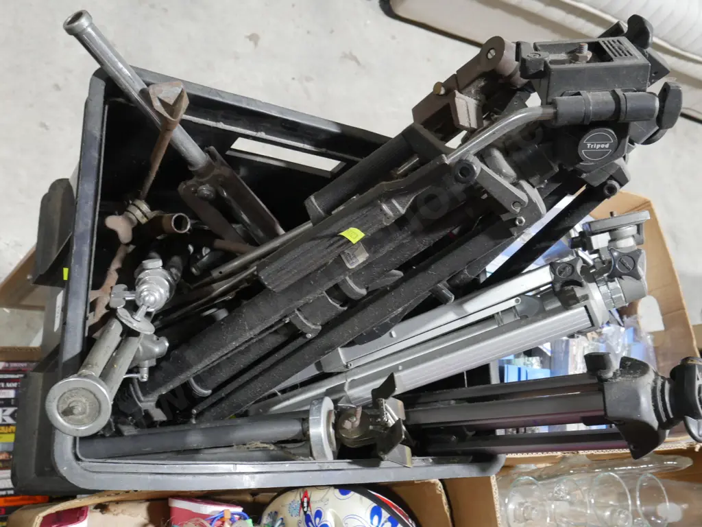 Assorted tripods Image 1++