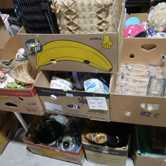 4 boxes of glassware, picnic baskets etc