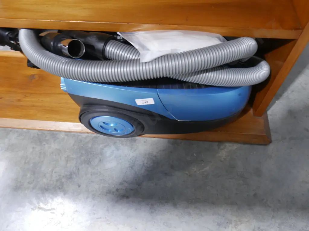 Nilfisk vacuum cleaner Image 1++