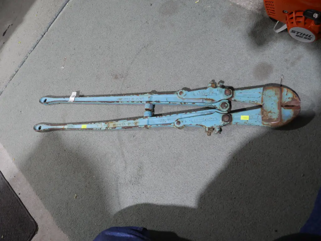 Large bolt cutters Image 1++