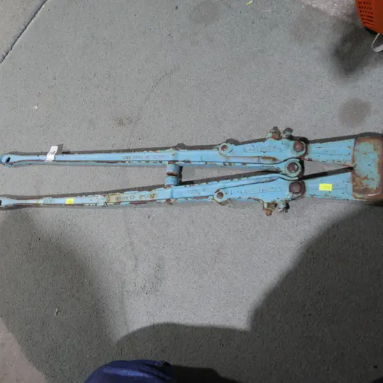 Large bolt cutters