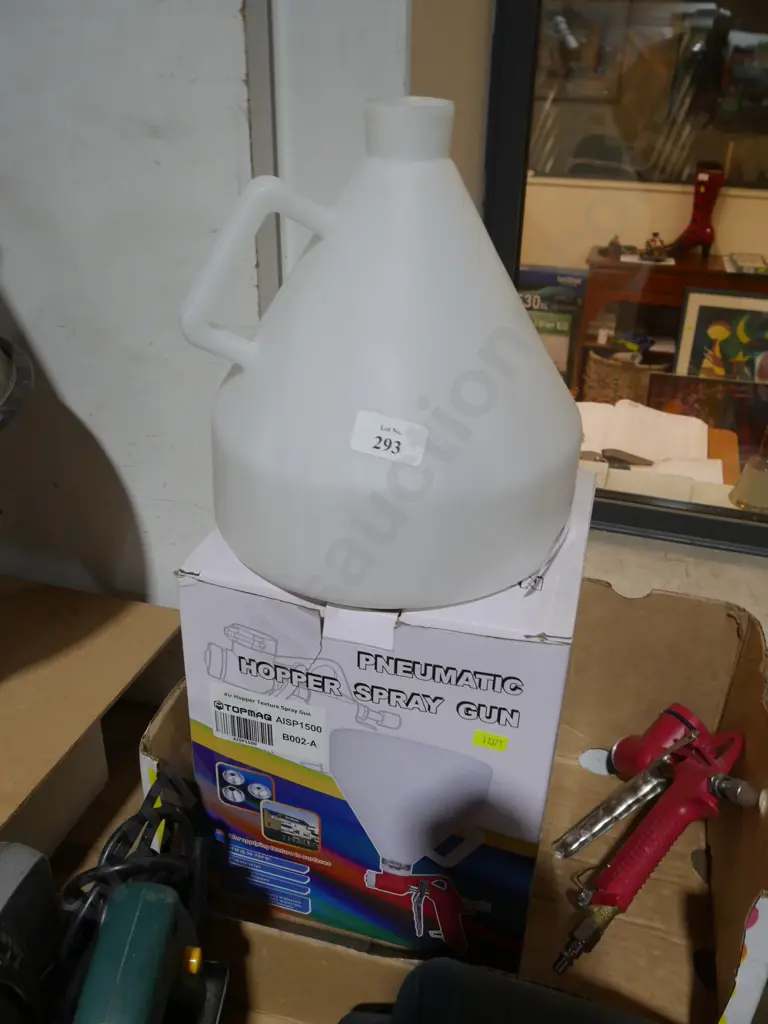 Pneumatic hopper spray gun Image 1++