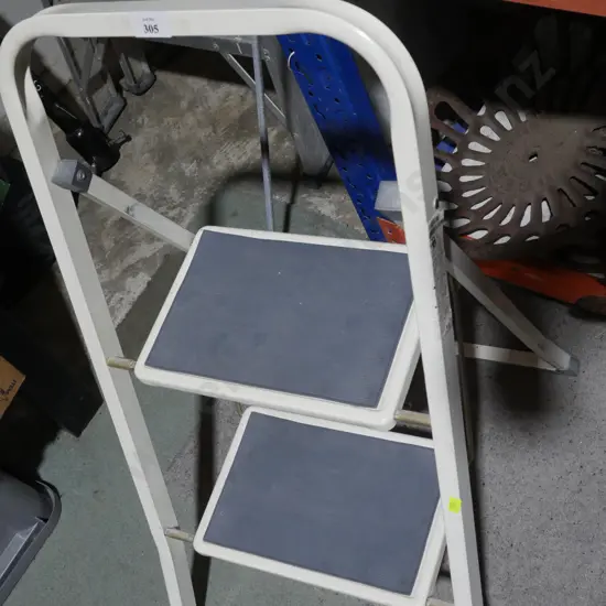 Step ladder