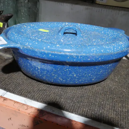 Cast iron casserole