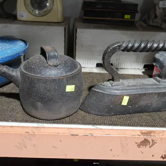 Kenrick cooking pot and iron
