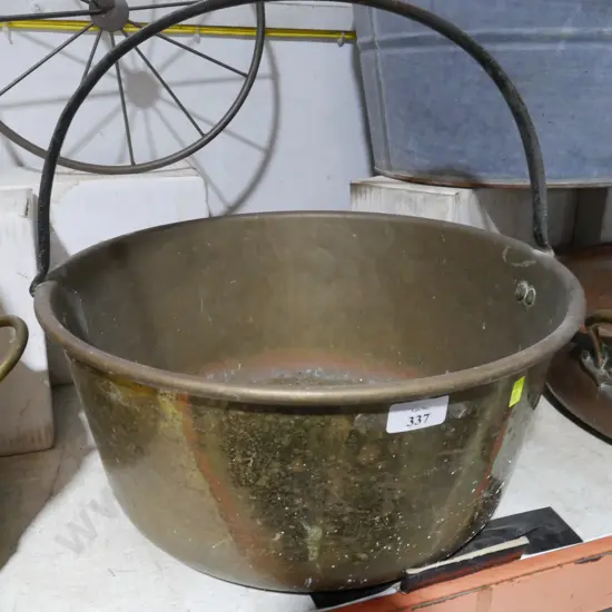 Brass jam pan