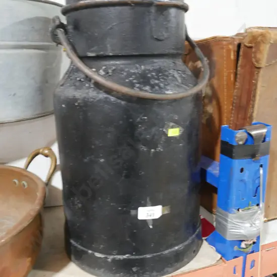 Black milk can