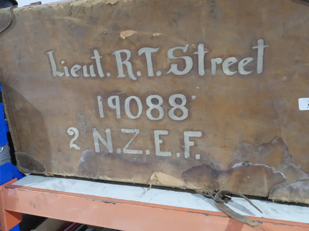 Leather suitcase Image 1++